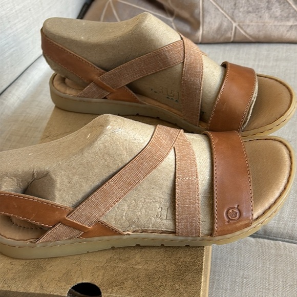 Born Women’s Atiana Strappy Slingback Comfort Flat Sandal Tan Leather Size 11 - Picture 7 of 10
